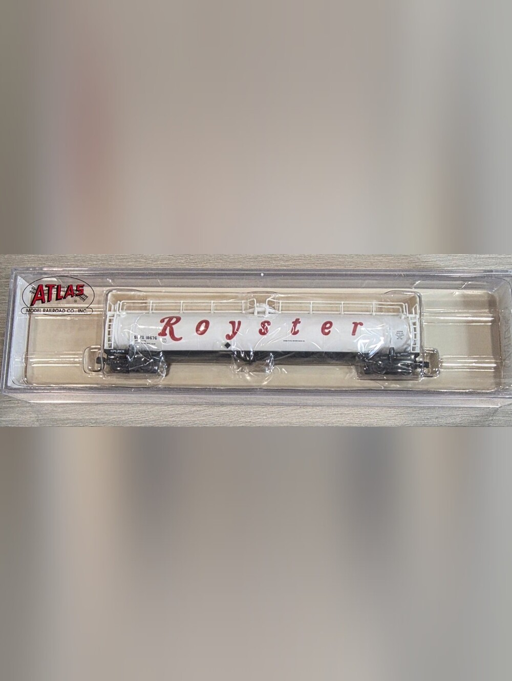 Atlas N Scale Royster 33,000 Gallon  Tank Car #18676